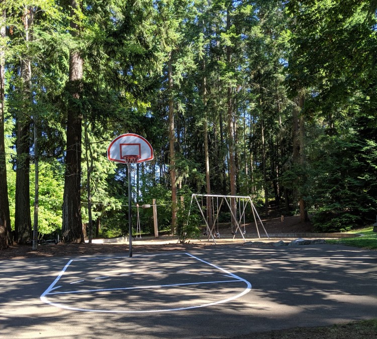 Meadowdale Neighborhood Park Basketball Court (Lynnwood,&nbspWA)
